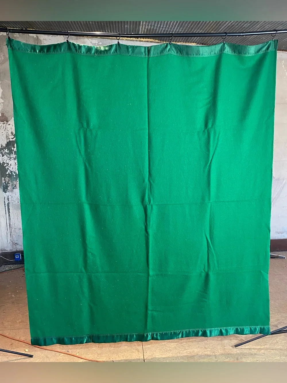 Vintage Golden Dawn Emerald Green 100%Wool Blanket 70” x 84” Satin Edge